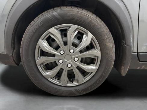 Used 2019 Nissan Kicks S FWD image 26