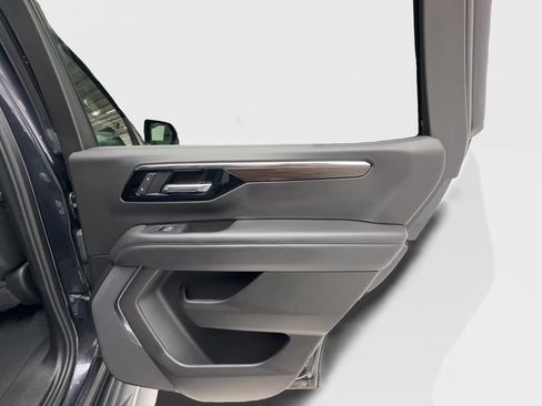Used 2025 Chevrolet Tahoe LT AWD/4WD image 31