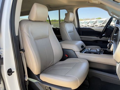 Used 2024 Ford Expedition Max XLT image 32