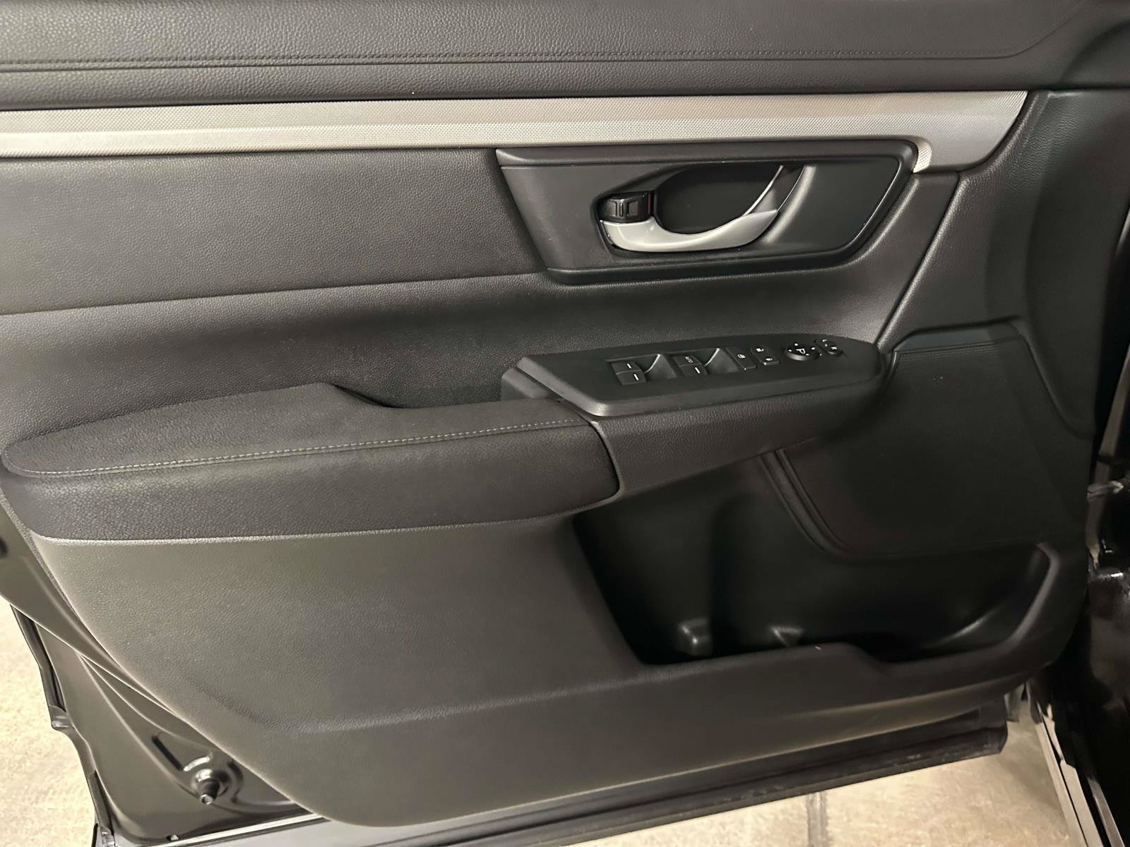 Used 2019 Honda CR-V LX image 17