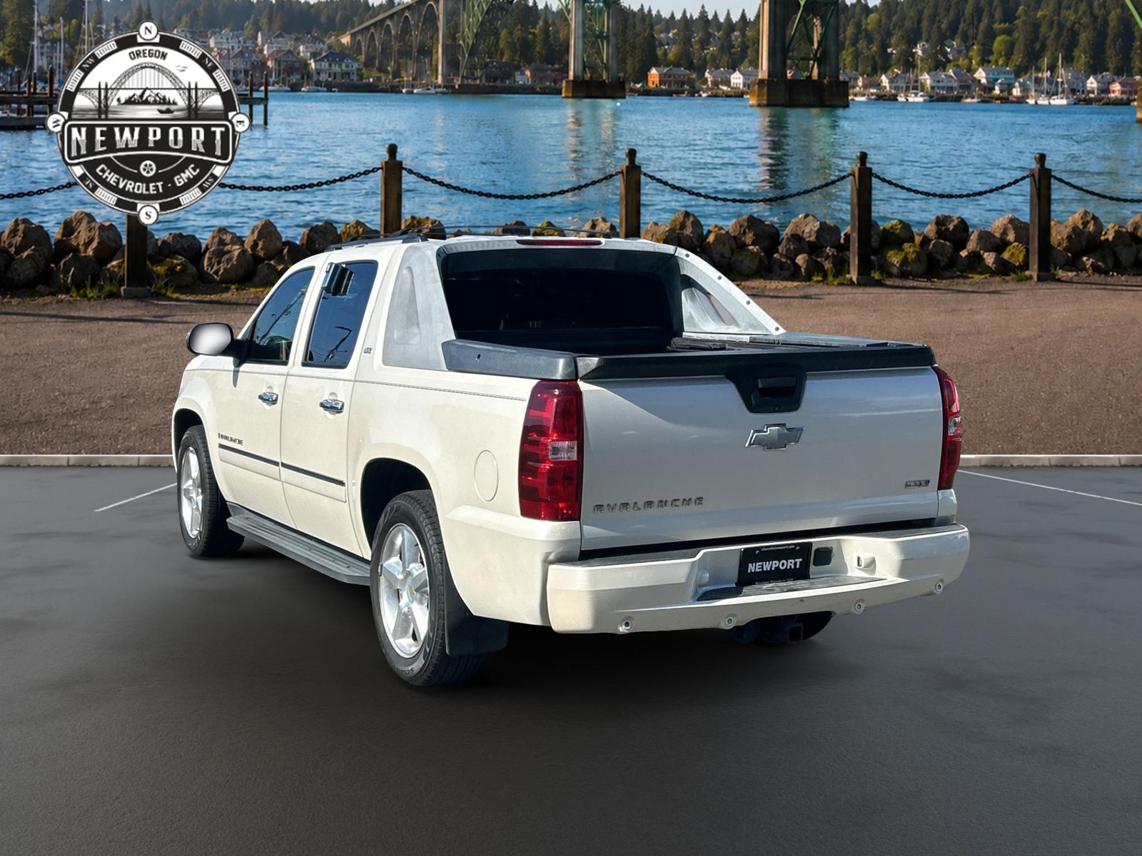 Used 2009 Chevrolet Avalanche LTZ AWD/4WD image 8