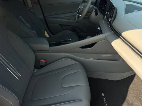 Certified 2025 Hyundai Elantra Sport FWD image 7