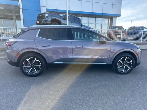 Used 2025 Chevrolet Equinox EV LT w/ Convenience Package image 6