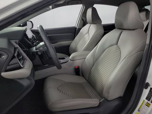 Used 2023 Toyota Camry SE w/ Convenience Package FWD image 14