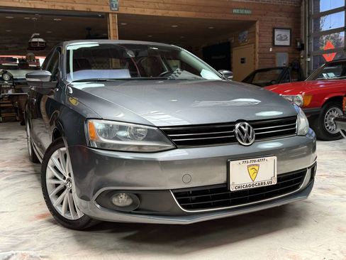 Used 2013 Volkswagen Jetta TDI FWD image 3