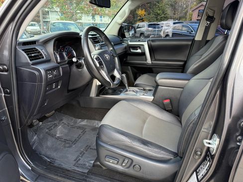 Used 2016 Toyota 4Runner SR5 image 10