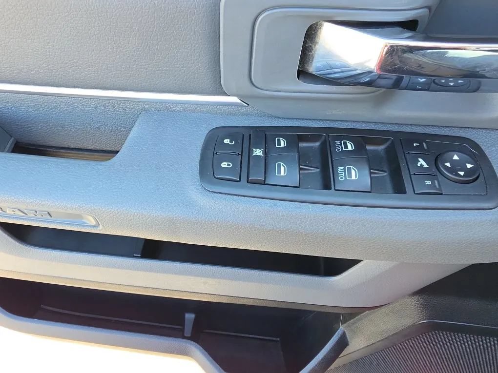 Used 2014 RAM 1500 Outdoorsman AWD/4WD image 17