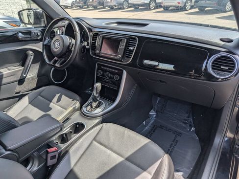 Used 2019 Volkswagen Beetle 2.0T SE FWD image 13
