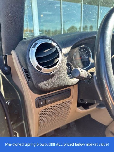 Used 2015 Jeep Wrangler Rubicon w/ Power Convenience Group AWD/4WD image 12