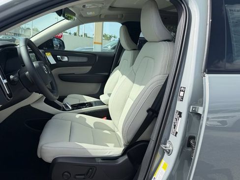 New 2026 Volvo XC40 B5 Plus w/ Protection Package Premier AWD/4WD image 12