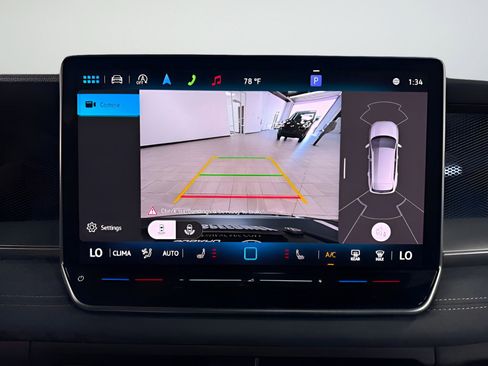 New 2025 Volkswagen Tiguan SE R-Line image 17