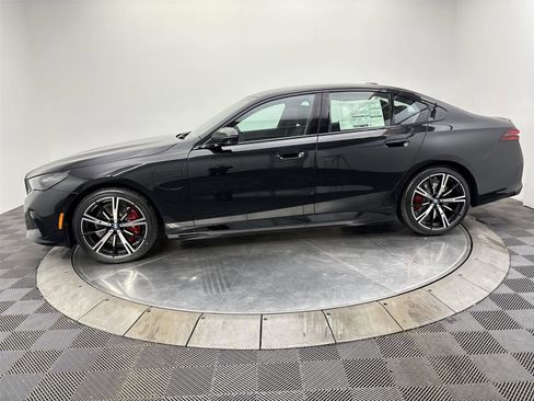 New 2026 BMW 550e xDrive AWD/4WD image 16