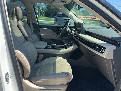 Used 2022 Lincoln Aviator Reserve w/ Equipment Group 201A AWD/4WD image 14