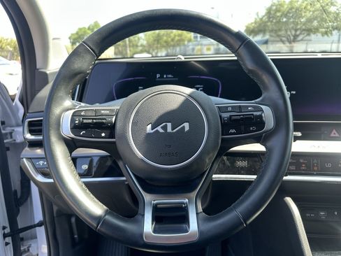 Certified 2025 Kia Sportage EX FWD image 11