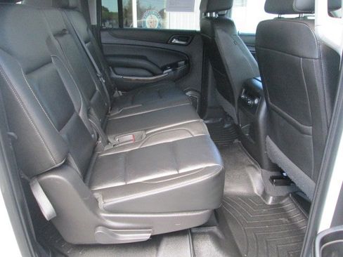 Used 2019 Chevrolet Suburban LT AWD/4WD image 14