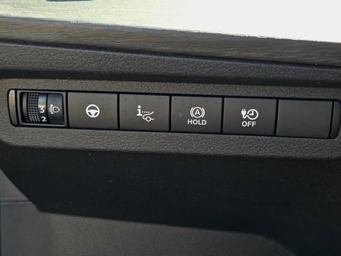 Used 2023 Nissan Ariya AWD image 30