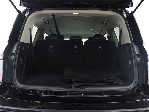 Used 2025 Nissan Armada SV image 18