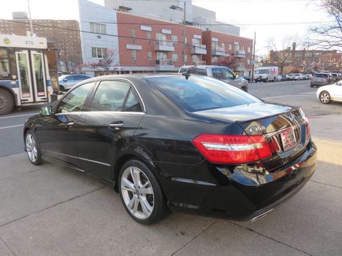 Used 2013 Mercedes-Benz E 350 4MATIC Sedan image 5