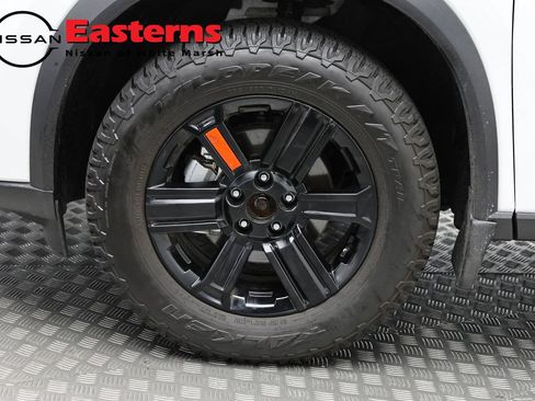 Used 2025 Nissan Rogue SV AWD/4WD image 32
