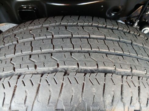 Certified 2023 Jeep Gladiator Overland image 17