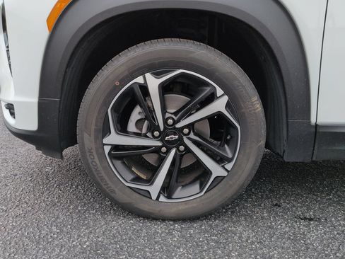 Certified 2023 Chevrolet TrailBlazer RS w/ Sun and Liftgate Package AWD/4WD image 33