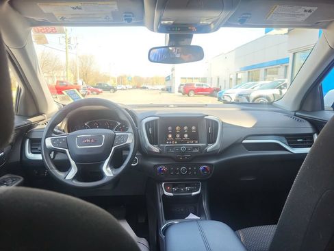 Used 2023 GMC Terrain SLE w/ Driver Convenience Package AWD/4WD image 3