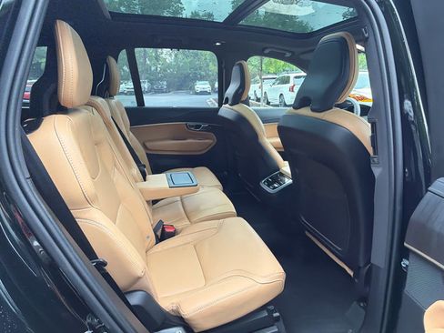 Used 2025 Volvo XC90 B5 Ultra AWD/4WD image 22