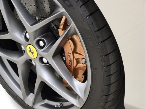 Used 2024 Ferrari Roma Spider image 14