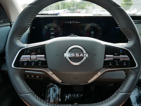 Used 2023 Nissan Ariya AWD/4WD image 23