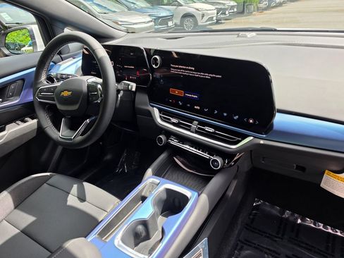 New 2026 Chevrolet Equinox EV LT AWD/4WD image 10