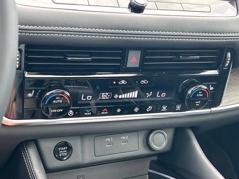 Certified 2026 Nissan Rogue Platinum w/ Platinum Premium Package AWD/4WD image 37