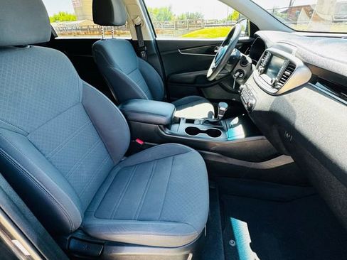Used 2020 Kia Sorento LX FWD image 21