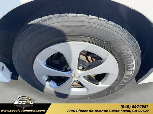 Used 2012 Toyota Prius Four FWD image 28