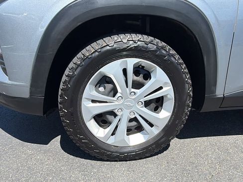 Used 2024 Chevrolet Trax LS FWD image 9