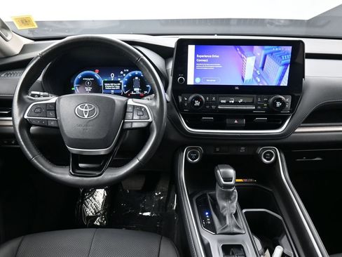 Certified 2025 Toyota Grand Highlander AWD Hybrid image 20