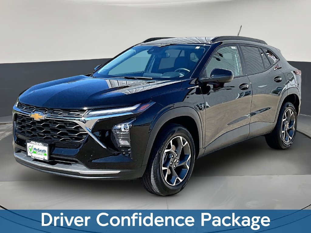 Used 2025 Chevrolet Trax LT w/ Driver Confidence Package FWD image 3