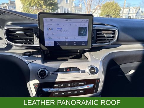 Certified 2022 Ford Explorer XLT w/ Equipment Group 202A AWD/4WD image 25