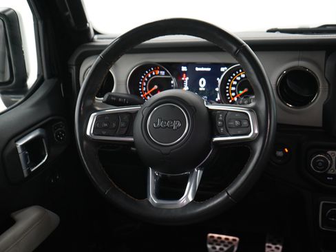 Used 2022 Jeep Wrangler Unlimited Sahara AWD/4WD image 14