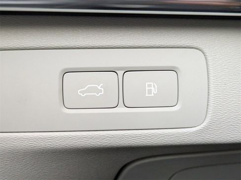 New 2026 Volvo XC90 T8 Ultra w/ Protection Package Premier image 34