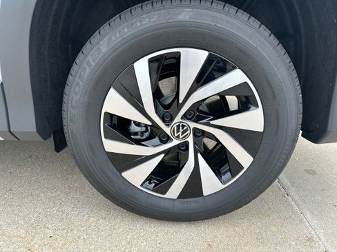 New 2025 Volkswagen Tiguan S image 10