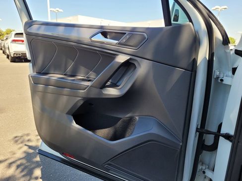 Used 2023 Volkswagen Tiguan SE AWD/4WD image 25