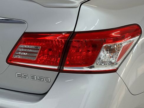 Used 2011 Lexus ES 350 FWD image 12