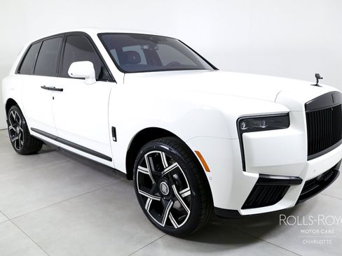 Used 2026 Rolls-Royce Cullinan AWD/4WD image 6