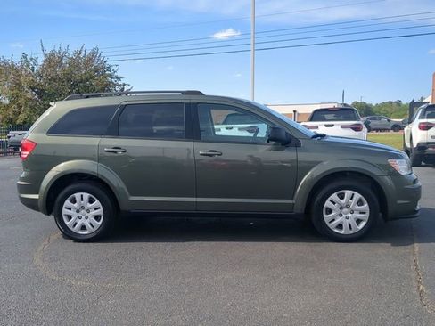 Used 2018 Dodge Journey SE FWD image 3