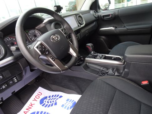 Used 2023 Toyota Tacoma Trail Edition w/ Trail Edition image 11