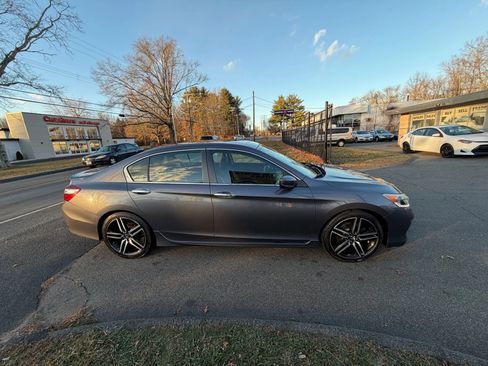 Used 2016 Honda Accord Sport image 4