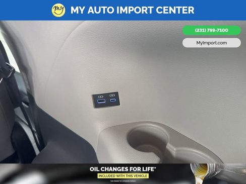 Used 2023 Toyota Sienna XLE FWD image 26