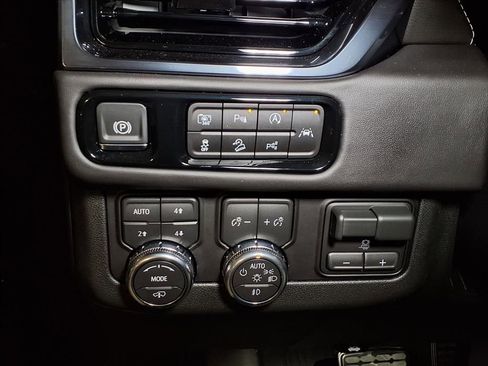 New 2026 GMC Yukon AT4 Ultimate w/ LPO, Floor Liner Package AWD/4WD image 17