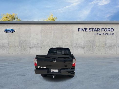 Used 2017 Nissan Titan SL RWD image 7
