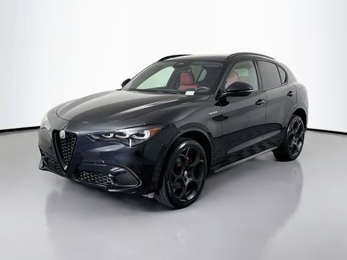 Used 2025 Alfa Romeo Stelvio Sprint w/ Veloce Package AWD/4WD image 3